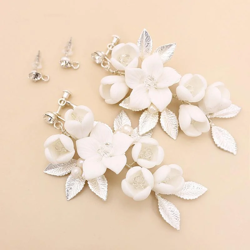 Triangular Drop Earrings for Edge -Temperament Simple White Ceramic Flower Bridal Earrings