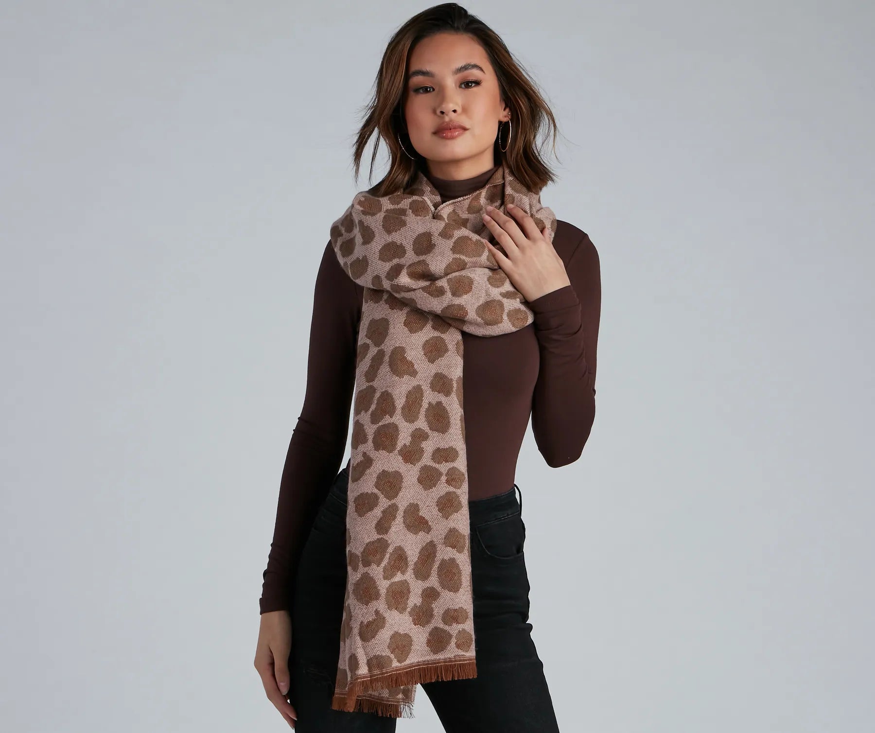 Stylish necklaces and pendants with diamonds for a glamorous and elegant look-Leopard Reversible Oversized Knit Scarf