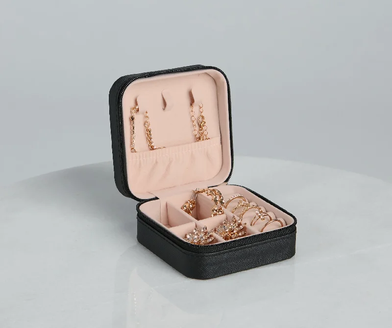 Unique necklaces and pendants with vintage-inspired designs for timeless appeal-Mini Travel Jewelry Case